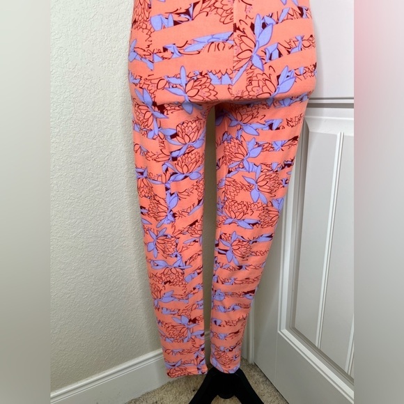 LuLaRoe Peachy Orange, Red & Purple Lotus Print OS Leggings - Picture 7 of 11